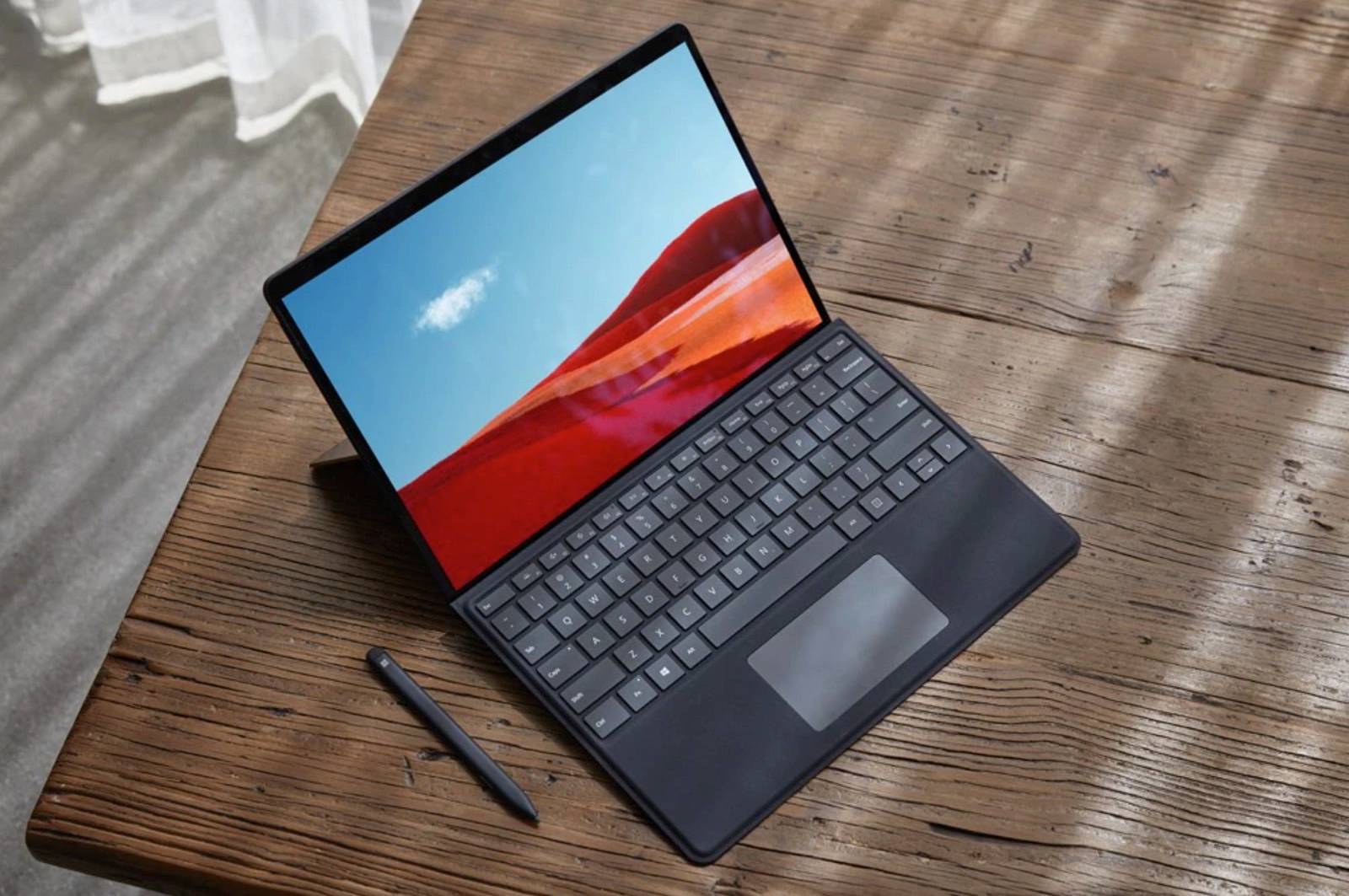 Společnost Microsoft uvede na podzim nový povrch založený na ARM 4 Společnost Microsoft uvede na podzim nový povrch založený na ARM