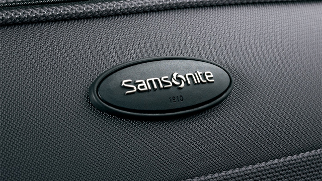 Společnosti Samsung a Samsonite spojily své síly a vytvořily chytré kufry Kufr je navržen tak, aby svým uživatelům pomohl při cestování. Podle Daily Mail Samsung a Samsonite pracují synchronizovaně, aby dali tvar ... 1 Společnosti Samsung a Samsonite spojily své síly a vytvořily chytré kufry Kufr je navržen tak, aby svým uživatelům pomohl při cestování. Podle Daily Mail Samsung a Samsonite pracují synchronizovaně, aby dali tvar ...
