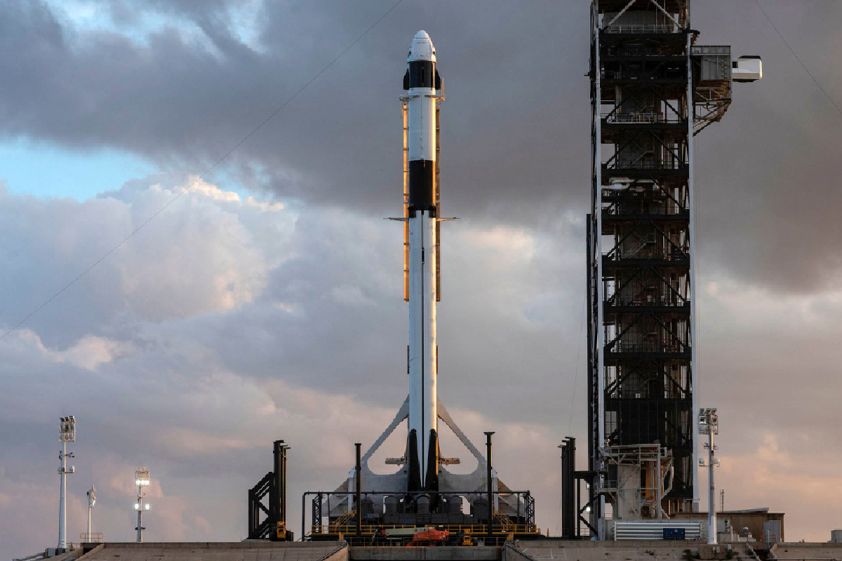 Start s posádkou SpaceX selhal a špatné počasí na Floridě bylo odloženo a kosmická loď se pokusí vzlétnout příští sobotu.