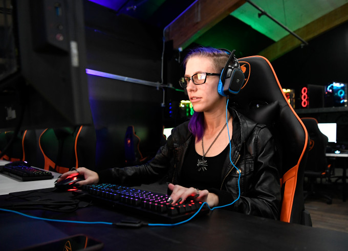 Steam bojuje o budoucnost herních obchodů a… Steam bojuje o budoucnost hernich obchodu a…