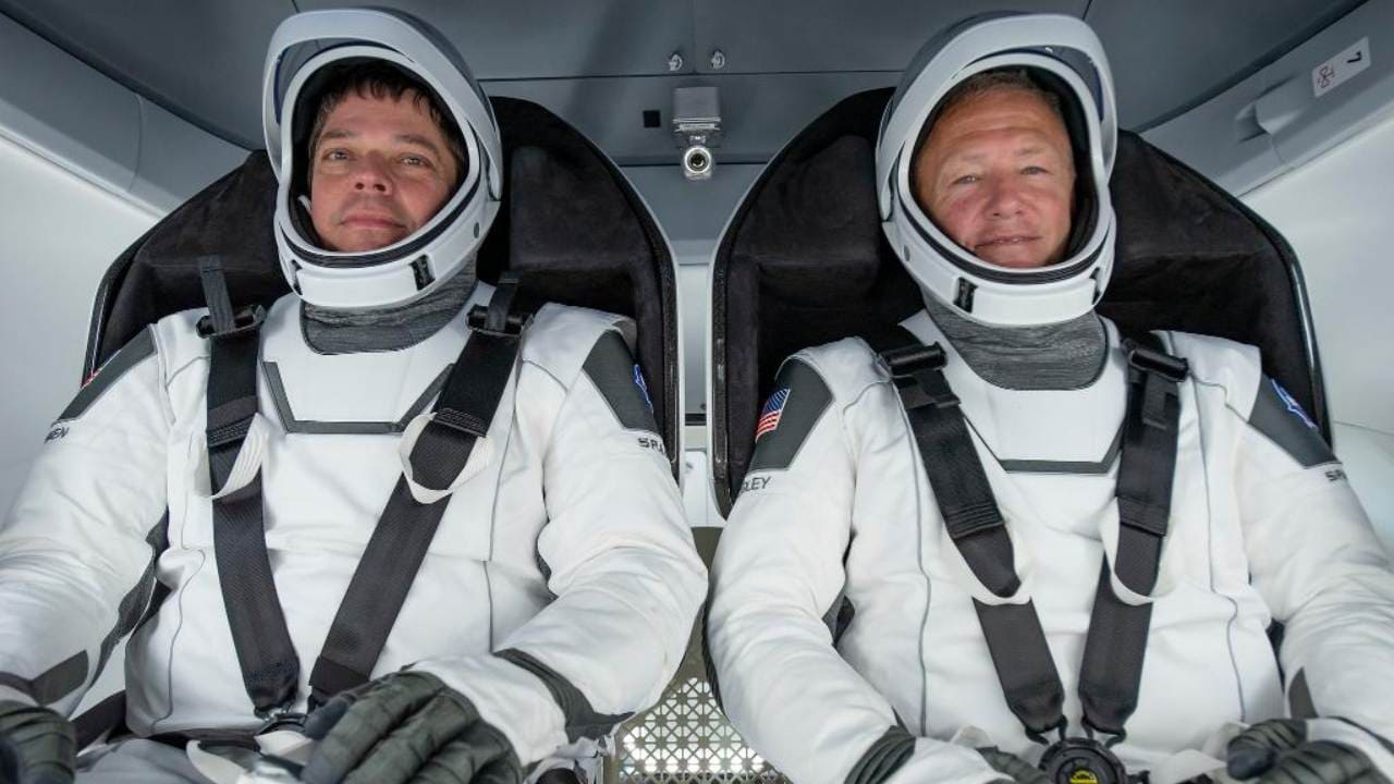 Super Hero Space Suits: Elon's SpaceX Astronaut Suit ... 7 Super Hero Space Suits: Elon's SpaceX Astronaut Suit ...