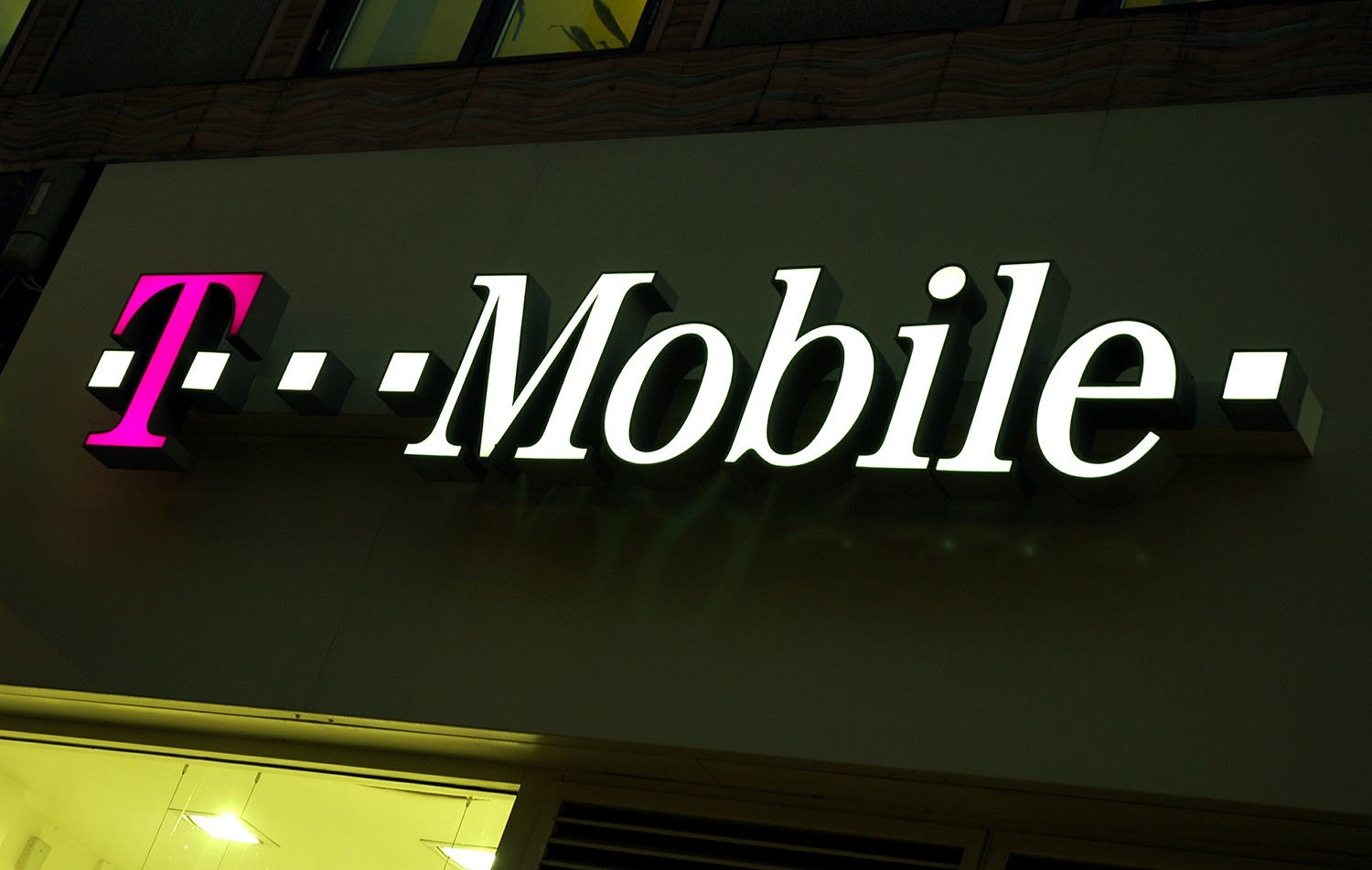 T-Mobile používá nový nástroj "Volající potvrzen" dokončit …