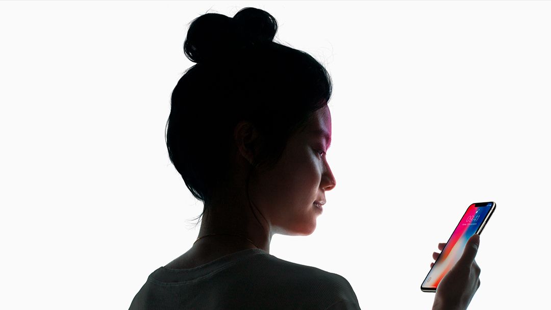Tak funguje systém rozpoznávání obličeje nového iPhonu X. Systém Apple je v současné době jediný svého druhu na konkurenčním trhu smartphonů.