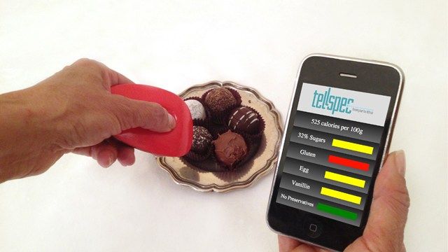 Tellspec: Prohlížeč, který ví, jak je zdravé jídlo Jíst zdravě, může být jednou ze snadných věcí, ale může to vyžadovat hodně práce, zvláště pokud žijeme obklopeni lahodnými a nedoporučenými kulinářskými kouzly. A ještě… 5 Tellspec: Prohlížeč, který ví, jak je zdravé jídlo Jíst zdravě, může být jednou ze snadných věcí, ale může to vyžadovat hodně práce, zvláště pokud žijeme obklopeni lahodnými a nedoporučenými kulinářskými kouzly. A ještě…