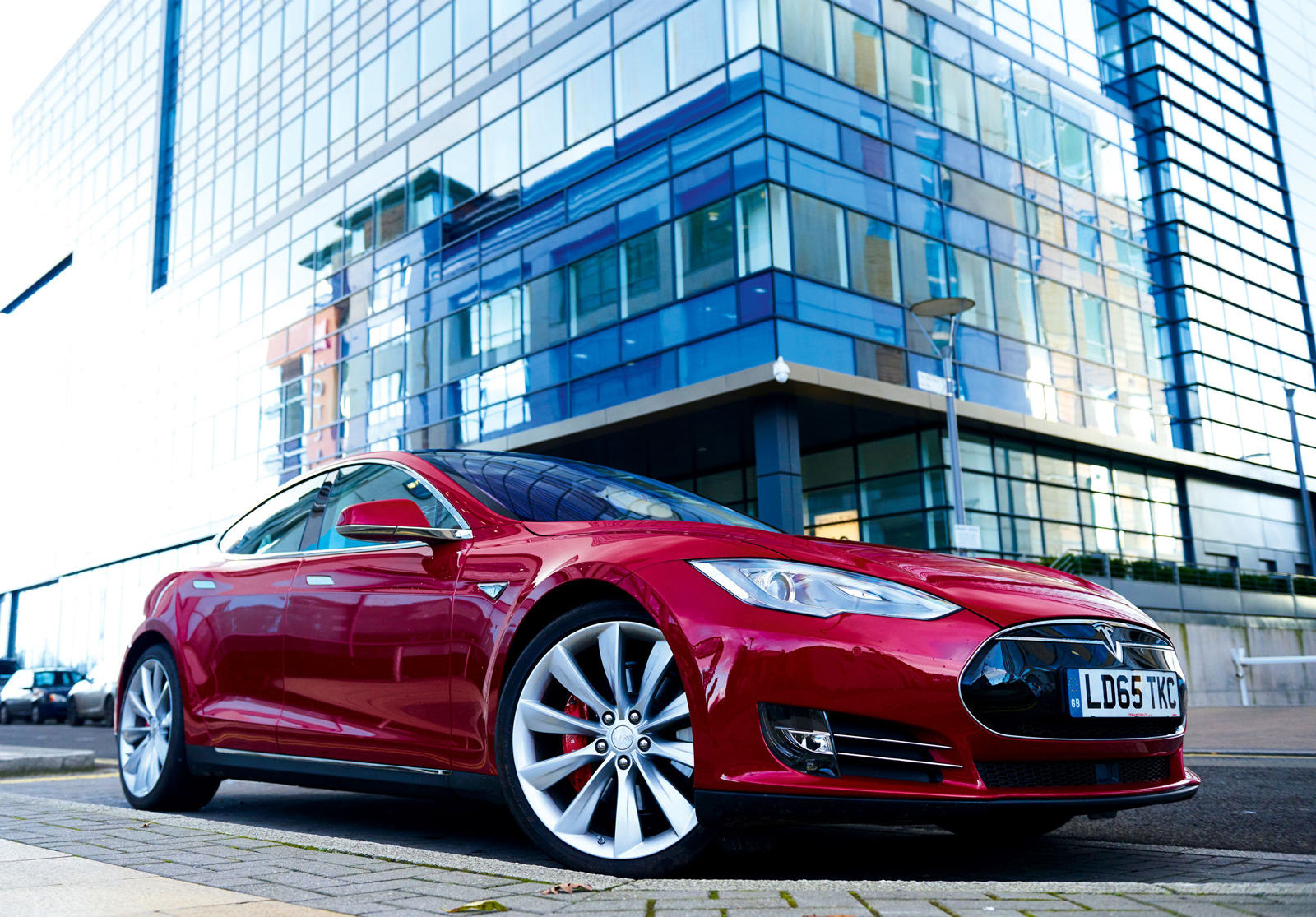 Tesla vydá aktualizaci softwaru, díky níž bude model…