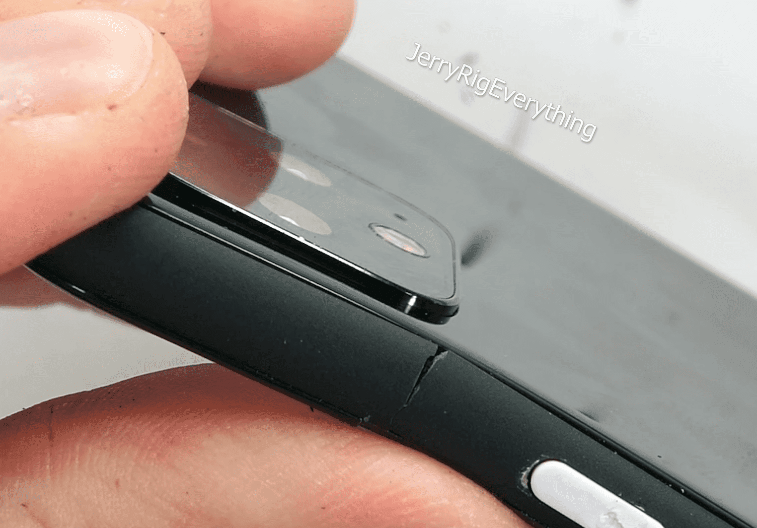 Test odolnosti Google Pixel 4 Co se stalo? Test odolnosti Google Pixel 4 Co se stalo