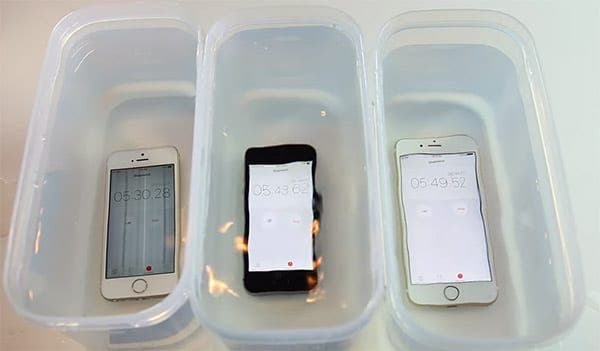 Test odolnosti proti vodě mezi iPhone 5s, iPhone SE a iPhone 6s 29 iPhone-5s-vs-iPhone-SE-vs-iPhone-6s-su geçirmezlik testi