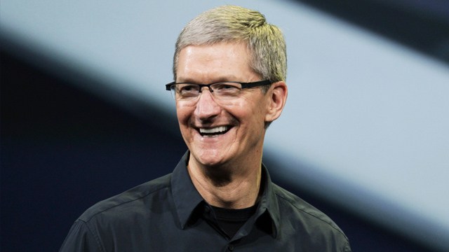 Tim Cook: „Jsem hrdý na to, že jsem gay“, generální ředitel společnosti Apple byl vyzván k napsání sloupce, ve kterém souhlasil, že je gay, a řekl, že je hrdý. Současný šéf Apple Tim Cook,… 17 Tim Cook: „Jsem hrdý na to, že jsem gay“, generální ředitel společnosti Apple byl vyzván k napsání sloupce, ve kterém souhlasil, že je gay, a řekl, že je hrdý. Současný šéf Apple Tim Cook,…