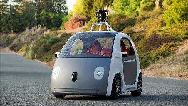 Toto je auto společnosti Google a nepotřebuje volant.
