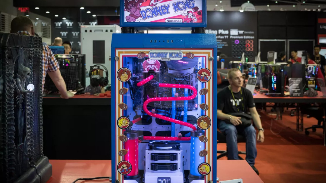 Toto je kabina inspirovaná Donkey Kongem, kterou každý chce mít ve svém počítači. Společnost Computex Taipei začala a jako každý rok si svou práci dělají fanoušci počítačových skříní na míru.