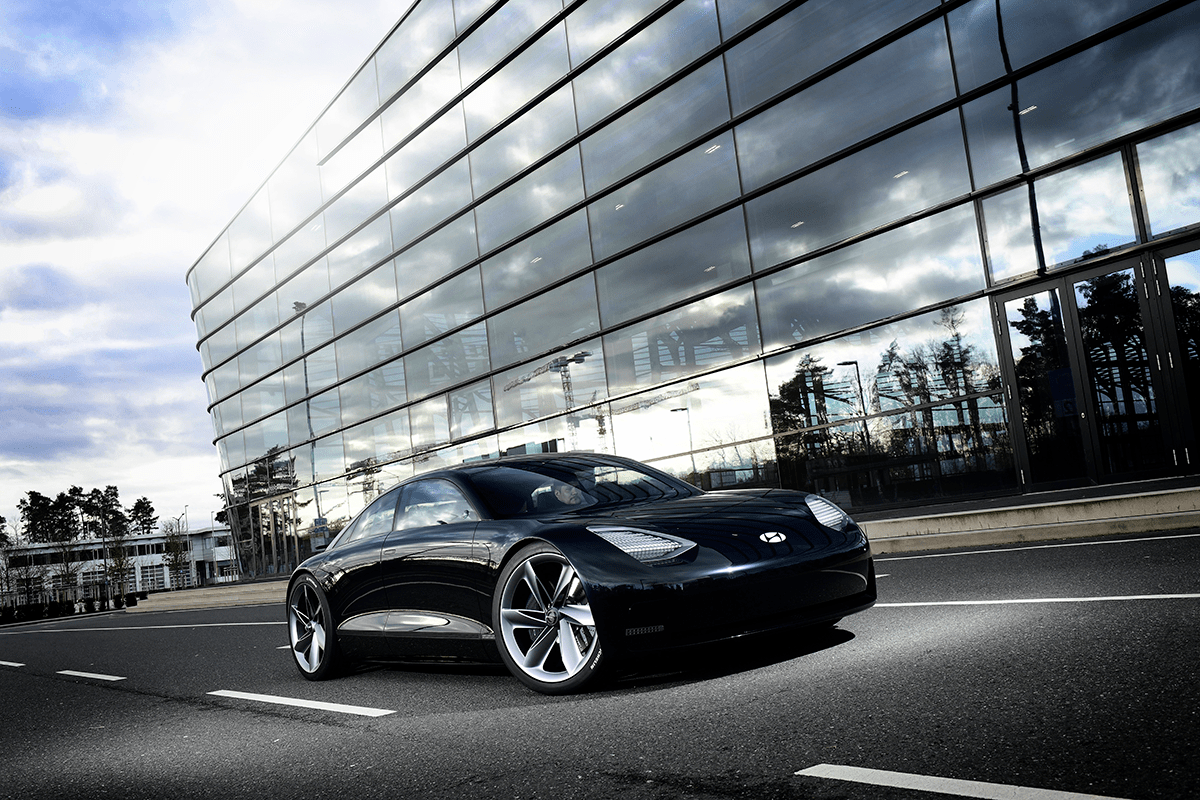 Toto je nový prototyp elektromobilu Hyundai Prophecy. Nejedná se o sportovní vůz ve vývoji, ale o koncept založený na uzavření skutečných automobilů v blízké budoucnosti.