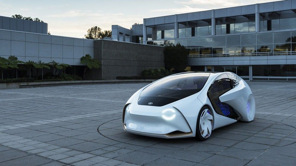 Toyota Concept-i chce být vaším přítelem více než vaším vozem. Vozidlo má systém umělé inteligence, který uživatelům poskytuje „emotivnější“ zážitek. Zdá se, že koncepty největších světových automobilových značek monopolizují ...