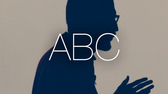 Tváře za abecedou Jsou zodpovědné za každou ze zbraní, které jsou součástí nového technologického giganta. Alphabet je název nové společnosti, která bude odpovědná za organizaci.