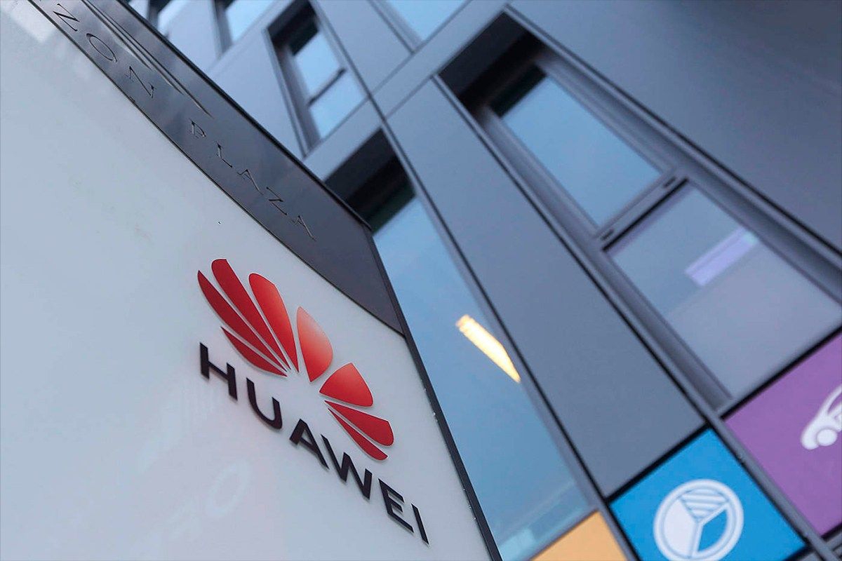 USA nyní obviňují společnost Huawei z podvodu a krádeže technologie. Ministerstvo spravedlnosti USA a FBI společně podali 16 trestních oznámení na čínskou společnost Huawei za údajné porušení jejího statutu.