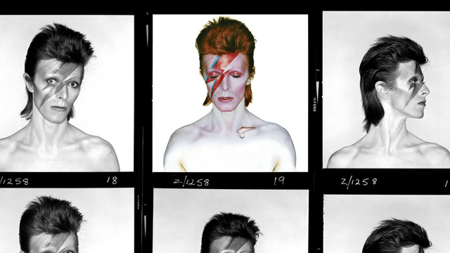 Více než 70 nových emodži se objeví spolu s Davidem Bowiem, White Duke, který bude mít své vlastní emoji v iOS 10.2.  Tento rok byl pro Music jednou z velkých ztrát.  Prince, George Martin, Keith Emerson (od Emersona, Lake a Palmera), Phife ...