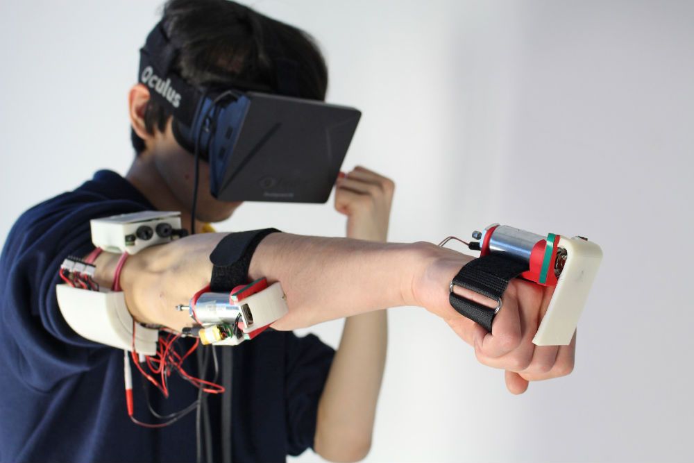 Výsledkem je technologie, která nám umožní „cítit“ virtuální realitu.