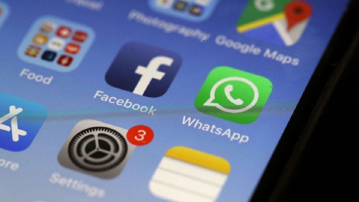 WhatsApp může synchronizovat více zařízení s jedním účtem WhatsApp poskytuje podporu pro přístup ke konverzacím z jakéhokoli zařízení.