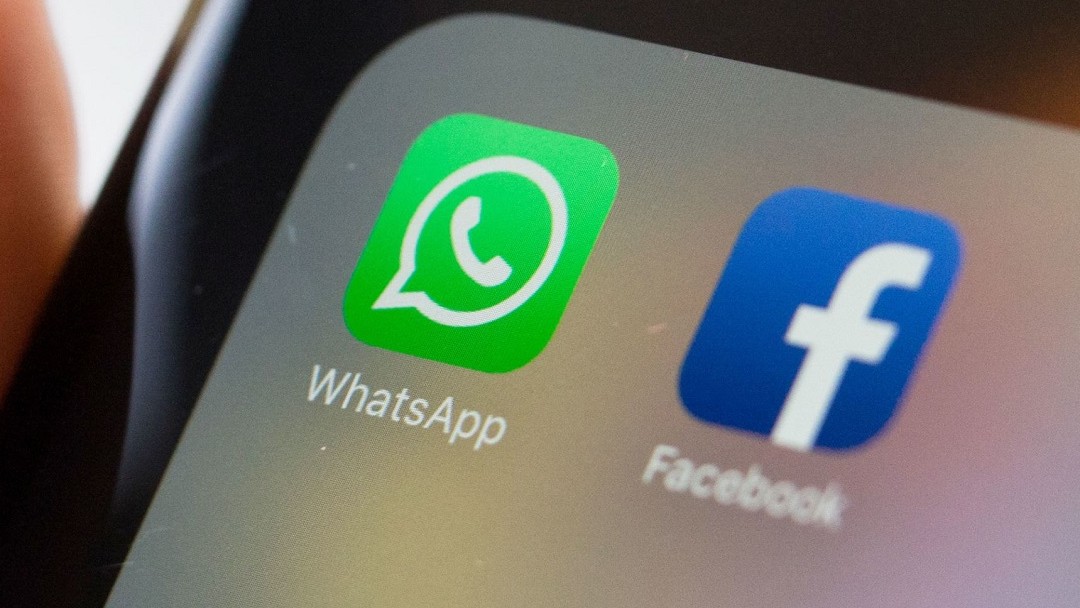 WhatsApp oficiálně změnil svůj název z Facebooku na WhatsApp. A jak vidíte, Facebook toho moc neudělal.