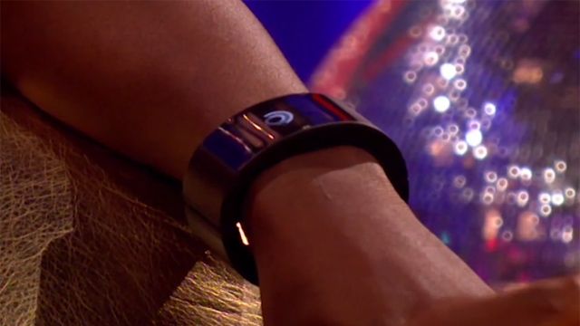 Will.I. Přítel Joan Sebastian, který se již chystal prodat své vlastní inteligentní hodinky, předvedl tento víkend na anglické talk show zajímavé nositelné zařízení. Hudebníci stále více diverzifikují své zdroje příjmů ...