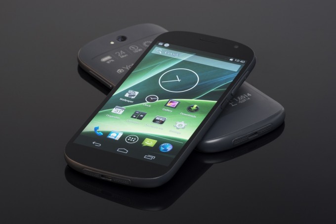 Obrázek - YotaPhone 3 a YotaPhone 2c na cestě