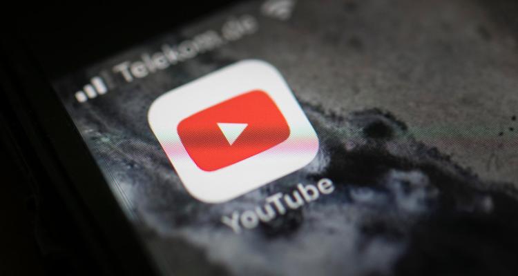 YouTube říká, že homofobní škádlení neporušuje jeho zásady