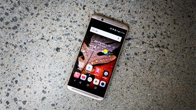 ZTE představuje svůj nový špičkový smartphone Čínská společnost Axon 7 představila telefon se skvělými funkcemi a konkurenceschopnou cenou. ZTE představila svou novou vlajkovou loď ZTE Axon 7. 1 ZTE představuje svůj nový špičkový smartphone Čínská společnost Axon 7 představila telefon se skvělými funkcemi a konkurenceschopnou cenou. ZTE představila svou novou vlajkovou loď ZTE Axon 7.