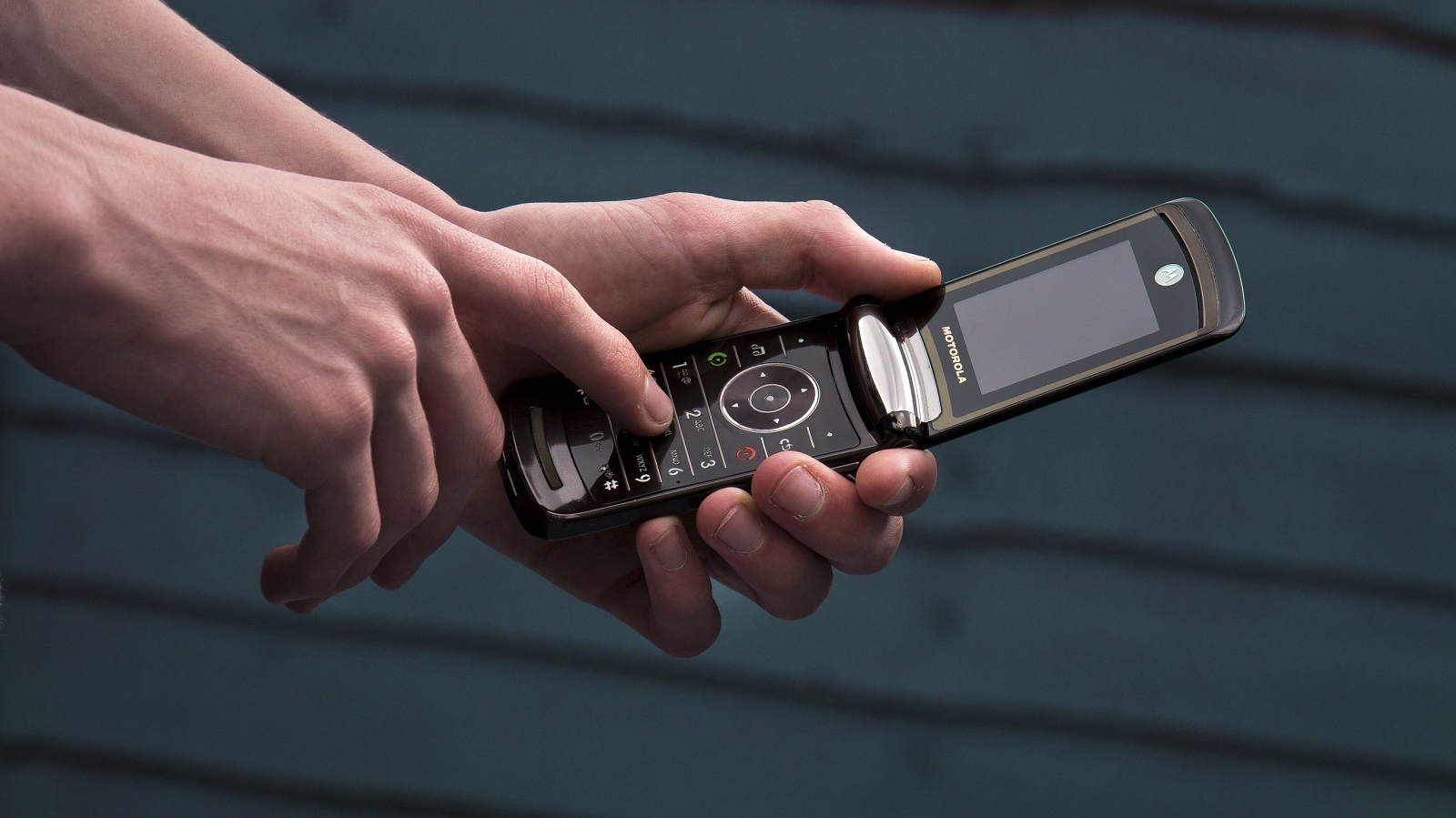 Zapomeňte na Galaxy Fold, skládací Razr od společnosti Motorola vyjde… 6 Zapomeňte na Galaxy Fold, skládací Razr od společnosti Motorola vyjde…