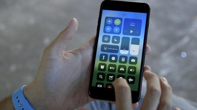 iOS 11.3 může odesílat vaši polohu záchranným službám